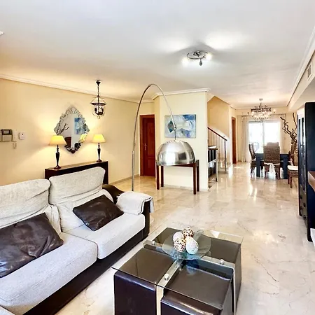 Dom wakacyjny El Arenal Townhouse By The With Swimming Pool - Eaw Homes