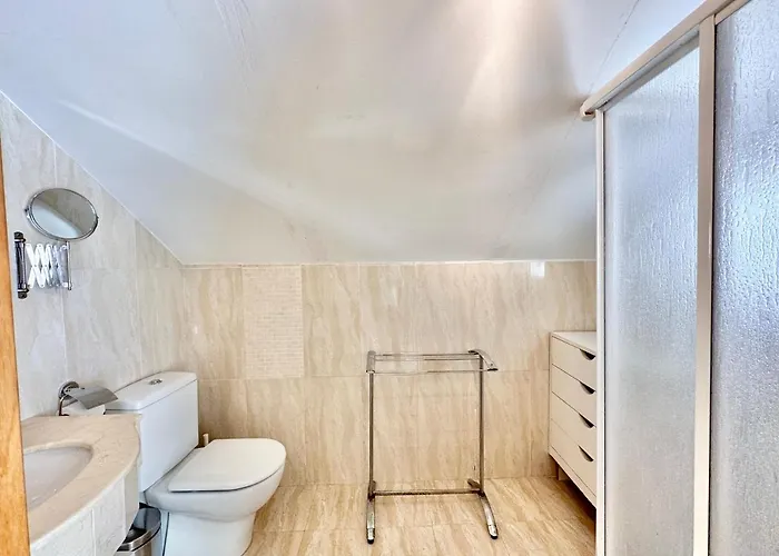 El Arenal Townhouse By The With Swimming Pool - Eaw Homes *