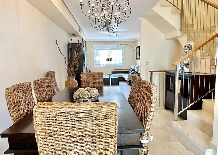 El Arenal Townhouse By The With Swimming Pool - Eaw Homes