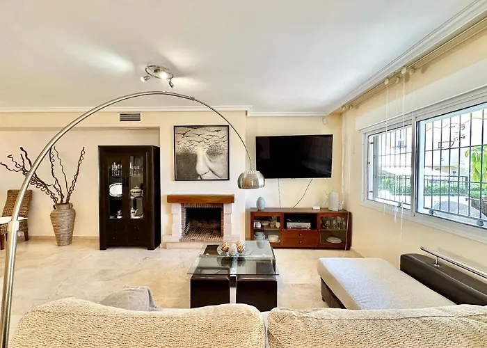 El Arenal Townhouse By The With Swimming Pool - Eaw Homes Marbella