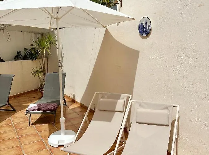 El Arenal Townhouse By The With Swimming Pool - Eaw Homes