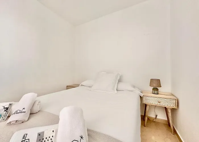 El Arenal Townhouse By The With Swimming Pool - Eaw Homes *